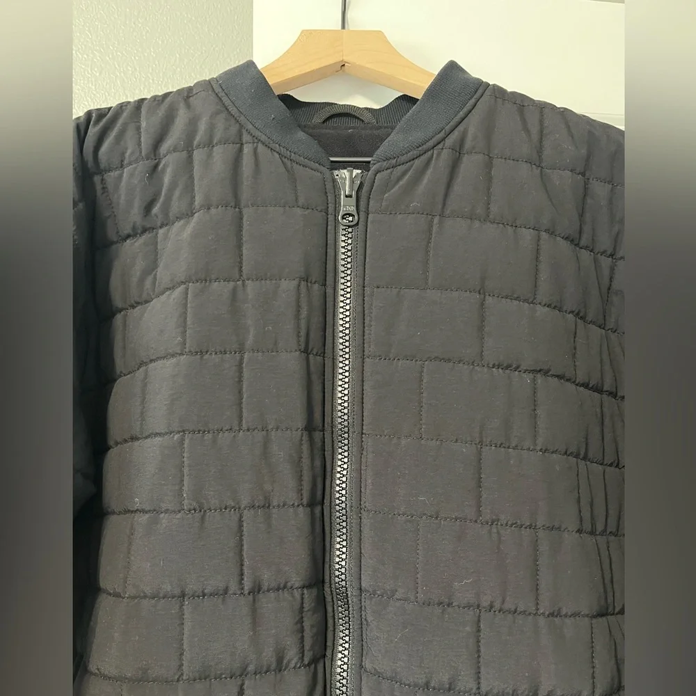Carhartt Quilted XL Bomber Jacket Mens Large Black Puffer Zip Pockets Liner Only - Picture 3 of 15